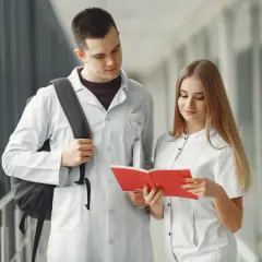 Czy studia medyczne są płatne? Sprawdź, co musisz wiedzieć!