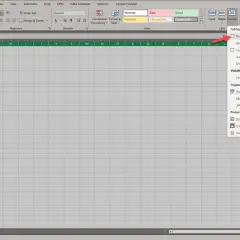 Jak odkryć wszystkie wiersze w Excel? Kliknij Format, a następnie wybierz "Wysokość wiersza".