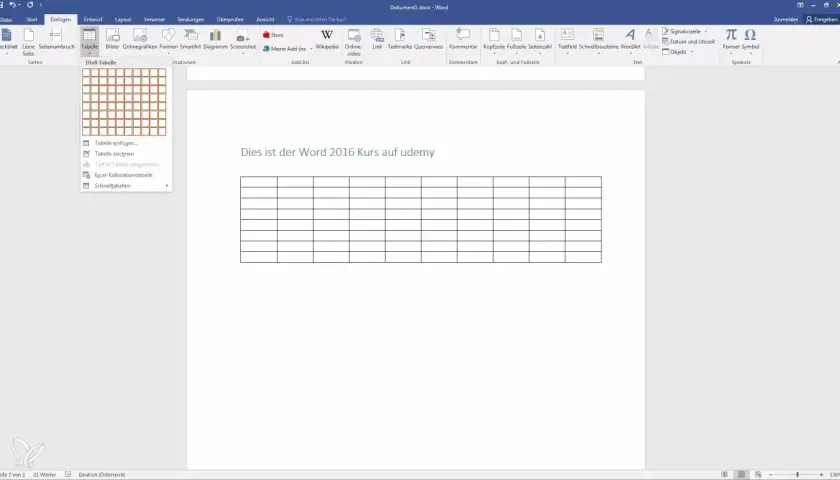Jak zrobic tabelę w Wordzie? Widok menu "Wstawianie" z opcją tworzenia tabeli, obok widoczna jest już wstawiona tabela.