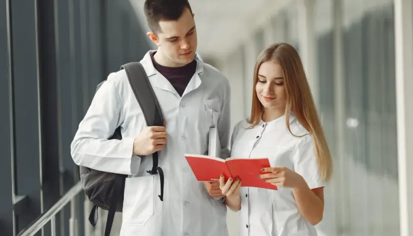 Czy studia medyczne są płatne? Sprawdź, co musisz wiedzieć!