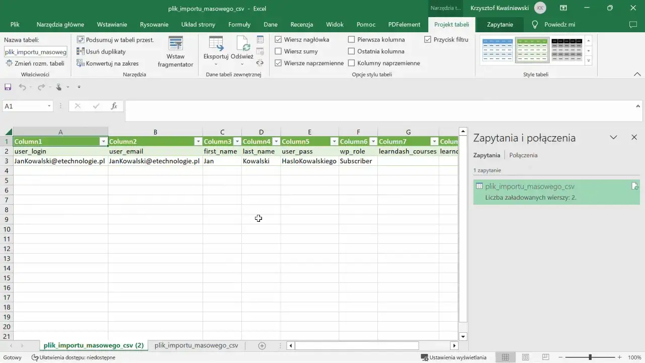 Excel pokazuje, jak utworzyć plik CSV. Tabela zawiera dane użytkowników, np. login, email i hasło.